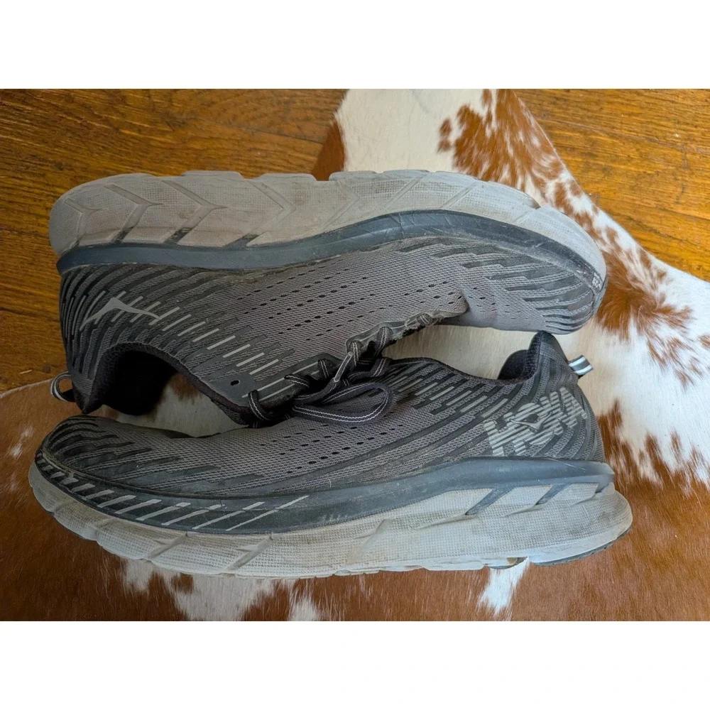 HOKA One One Clifton 5 Mens Size 12.4 Gray Athletic Running Outdoor Shoes